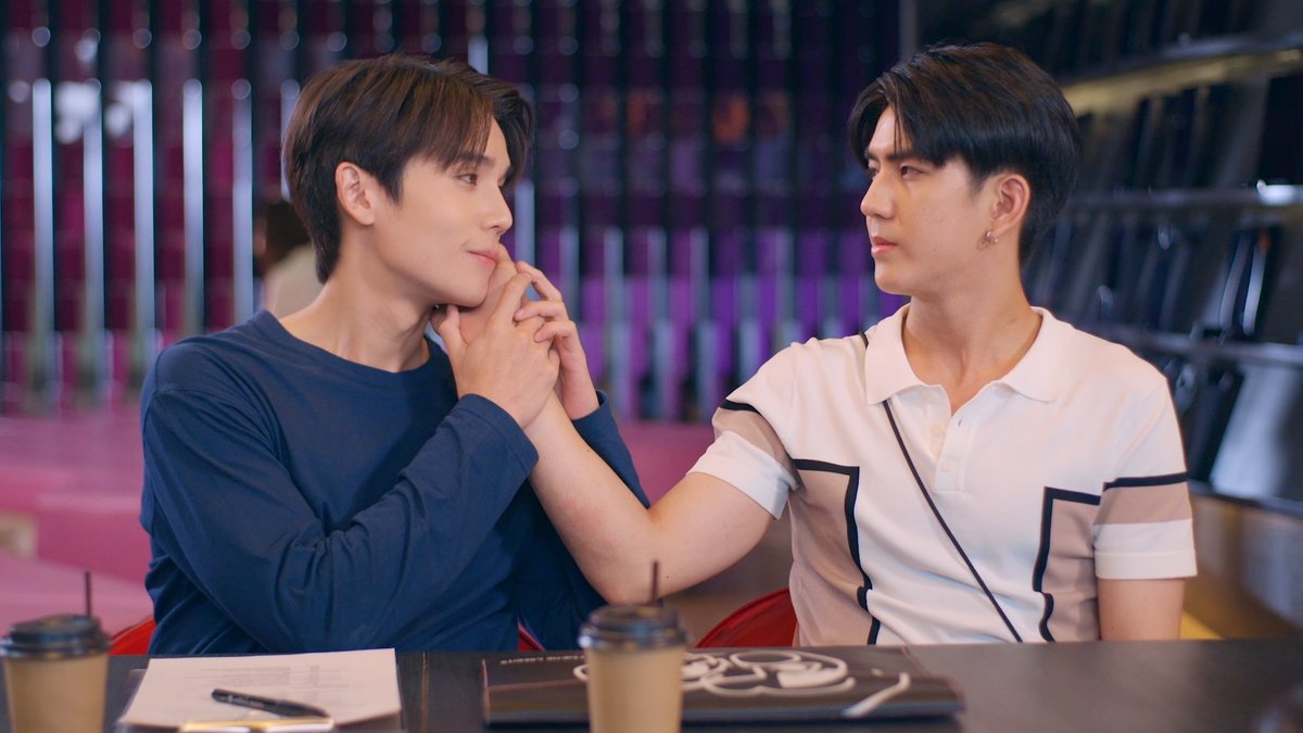 GMMTV's tweet image. รอยยิ้มเอย ตาเอย หวานกันมากค่าาา
คนชง งงแล้ว #ViceVersaEP9 

#ViceVersa #GMMTV
@jimmyyjp_ @Sea_tawinan @perthppe