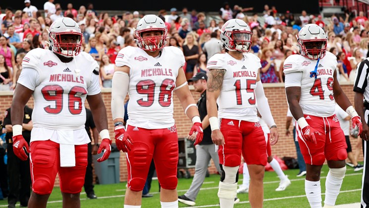 All my dawgs ready ⚔️😤<a href="/Nicholls_FB/">Nicholls Football 🏈</a>  

#GeauxColonels #uNit #Nthistogether