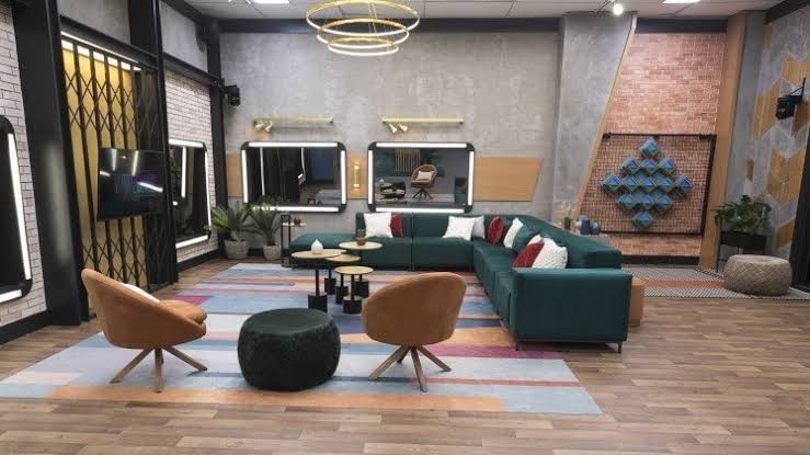 AdryMarcenal's tweet photo. Bom dia, amorecos...
Já começamos o dia com uma novidade (só q não) da sala da Sede da #AFazenda14 ...
Como vcs podem ver na 1° foto é a decoração da sala do #PowerCouple6...
Muito fraca a diferença!!!
Concordam??? https://t.co/6tVVP66e0N