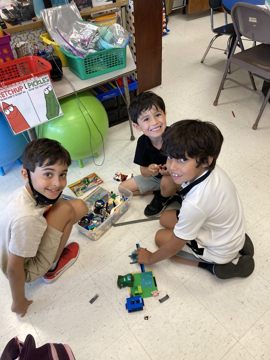 KimmarieLennon's tweet image. Great beginning of the school year with starting off #StemFridays in #HHH @NYSMTP