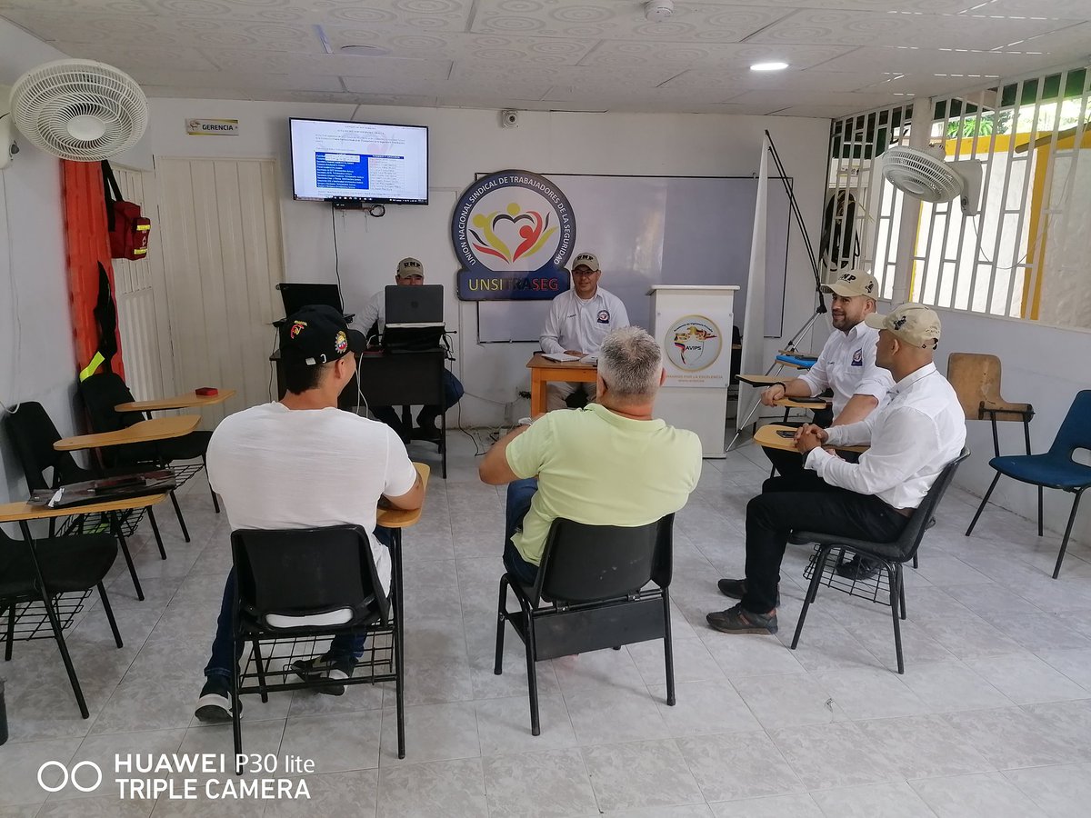 UArauca's tweet photo. Se retoma asamblea general UNSINTRASEG Arauca. Dios nos guíe para tomar buenas decisiones en beneficio del bien común y esperamos aportes de los afiliados. @Sevicol_Ltda @UNPColombia @JeanpaulAlbaB https://t.co/p60u4sGWTh