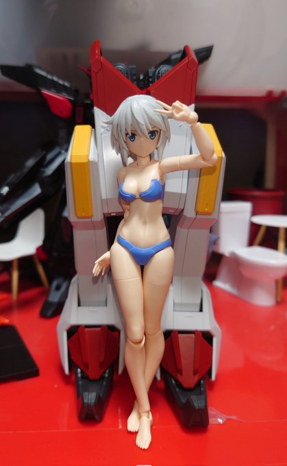 フルメカニクスケンブ斬
足だけできた
あまりにもデカすぎて変な笑い出るわ
なんでMGダークハウンドとほぼ同じ高さなんだよw 