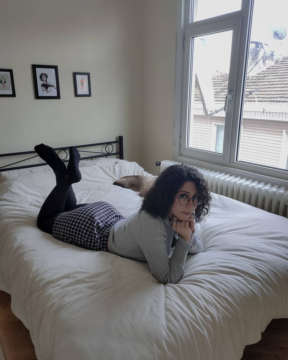 Günaydın cam show için müsaitim isteyenler dm aşklar