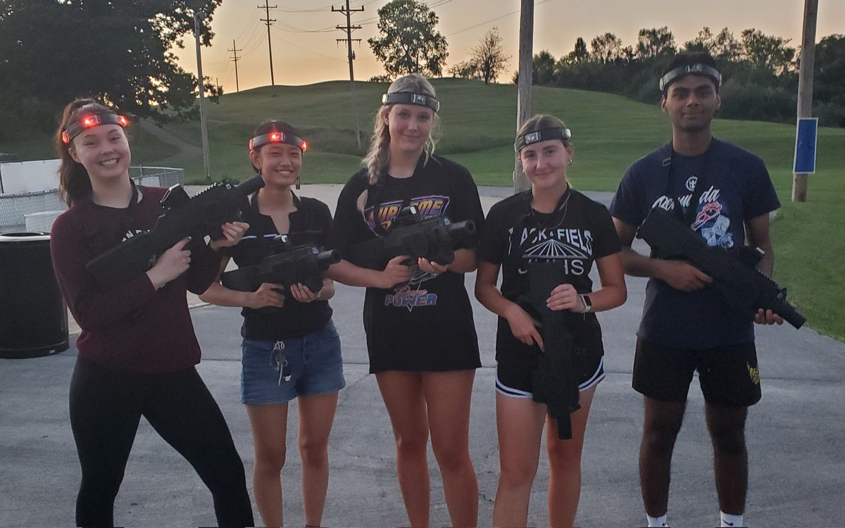 MsKogut's tweet photo. You know what's an awesome Friday night? @HandleyInteract board bonding with these amazing officers! Gel blast, lazer tag, and spending time with these awesome humans. #teambuilding #appleland https://t.co/NHnXZdx4Wc