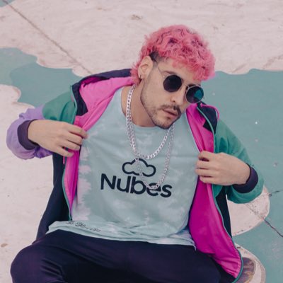 AlaidTowers's tweet photo. Una fotito de cuando no están enfermo y podía respirar perfectamente 🤧 ya ni fumar #weed se puede 😭🌿

#NuevaFotoDePerfil https://t.co/Ya6md2jjkp