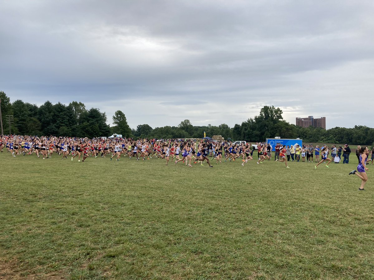 erickspears24's tweet photo. Varsity girls on the course. Go Cougars! @wcsCHS @wcsCHSxc @CHSCAC https://t.co/X1S2gw5s3p
