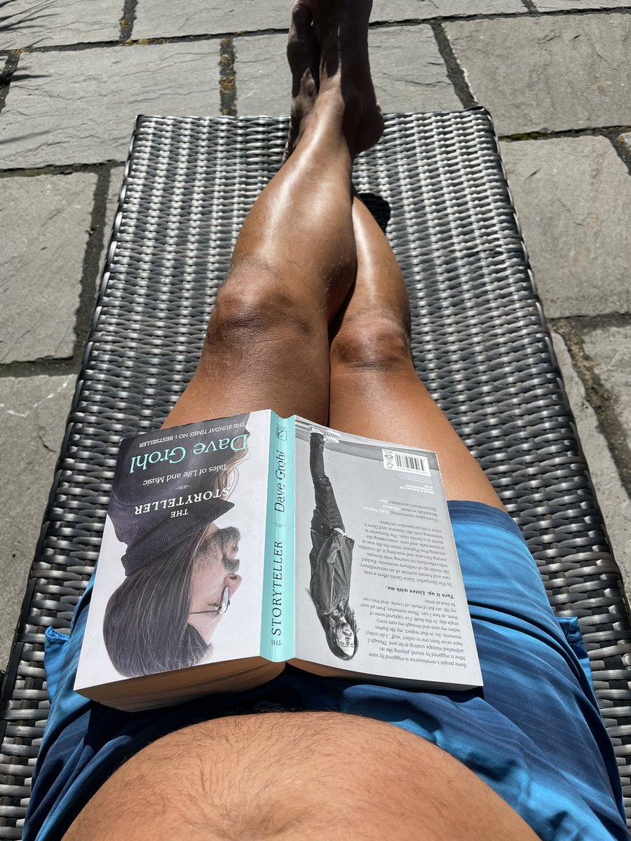 kevcleary1's tweet photo. Topping up the tan in sunny Cleethorpes https://t.co/2AEEJZ9qli