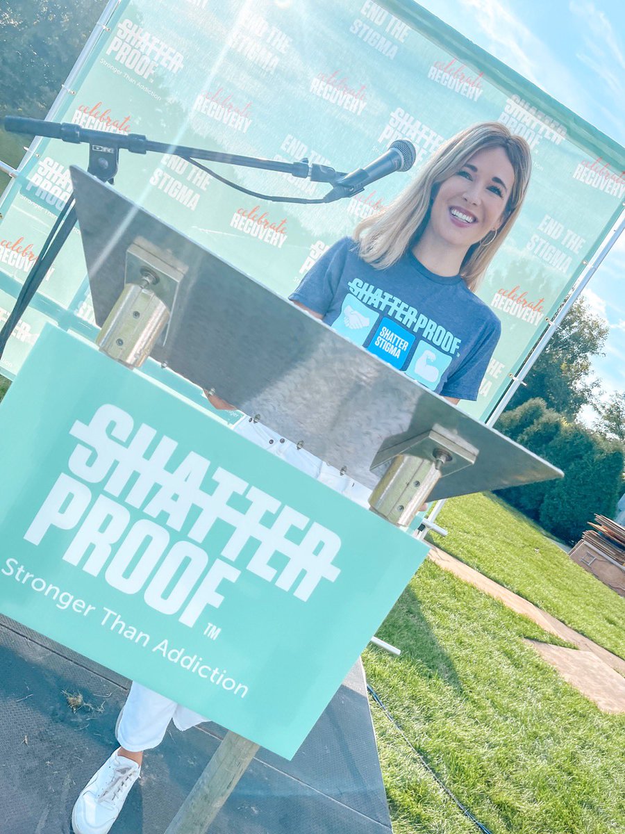 ShatterproofHQ's tweet photo. Amazing support from @JackieKostek and the whole team at @cbschicago helping us #RiseUpAgainstAddiction! #WeAreShatterproof https://t.co/vKUIV0Q0yk