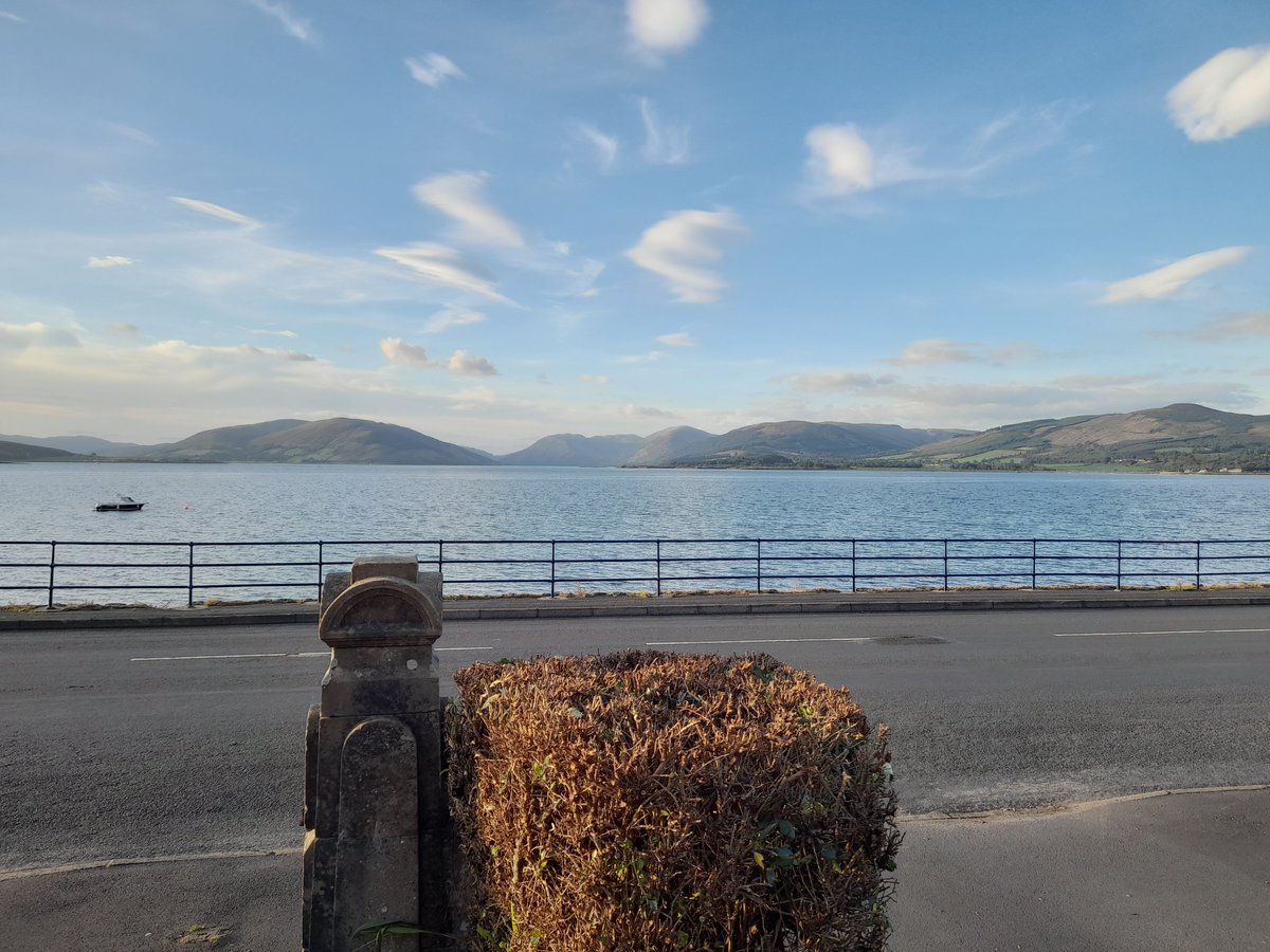 Always a pleasure to sing with these gents! Lovely concert in Rothesay with Scozzesi on a flying visit back to Scotland! So lucky that the rain stayed away and gave some stunning views! 🎵☀️🏴󠁧󠁢󠁳󠁣󠁴󠁿

 #Scozzesi #classicalmusiciansscotland #bute #scotland #doonthewatter #baritone #Opera