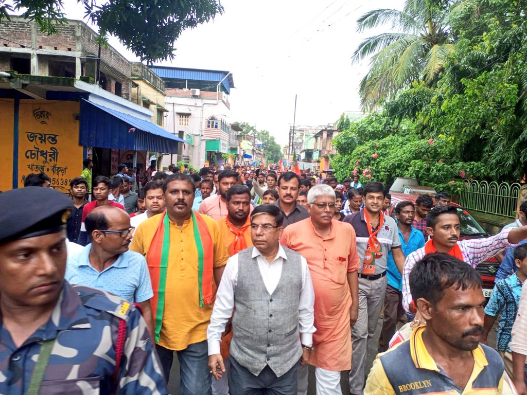 Drsubhassarkar's tweet photo. তৃণমূল সরকারের দুর্নীতি ও চুরির বিরুদ্ধে বিজেপির ডাকে ১৩ই সেপ্টেম্বর নবান্ন অভিযানের সমর্থনে বাঁকুড়া জেলার খাতড়ায়  বিক্ষোভ মিছিল ও  জনসভায়। https://t.co/POf0ENpNVr