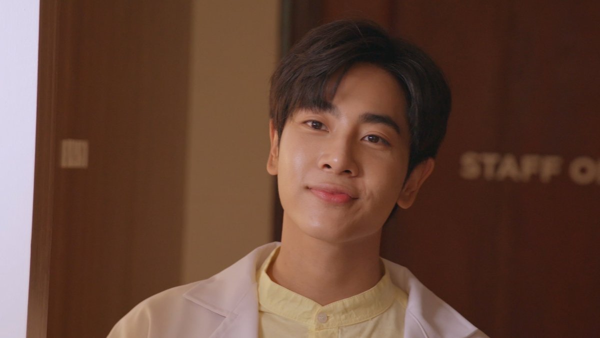 GMMTV's tweet photo. อร๊ายยย คุณหมอสุดหล่อออออ #ViceVersaEP9 

#ViceVersa #GMMTV
@wixxiws https://t.co/Vh1xcD7cwS