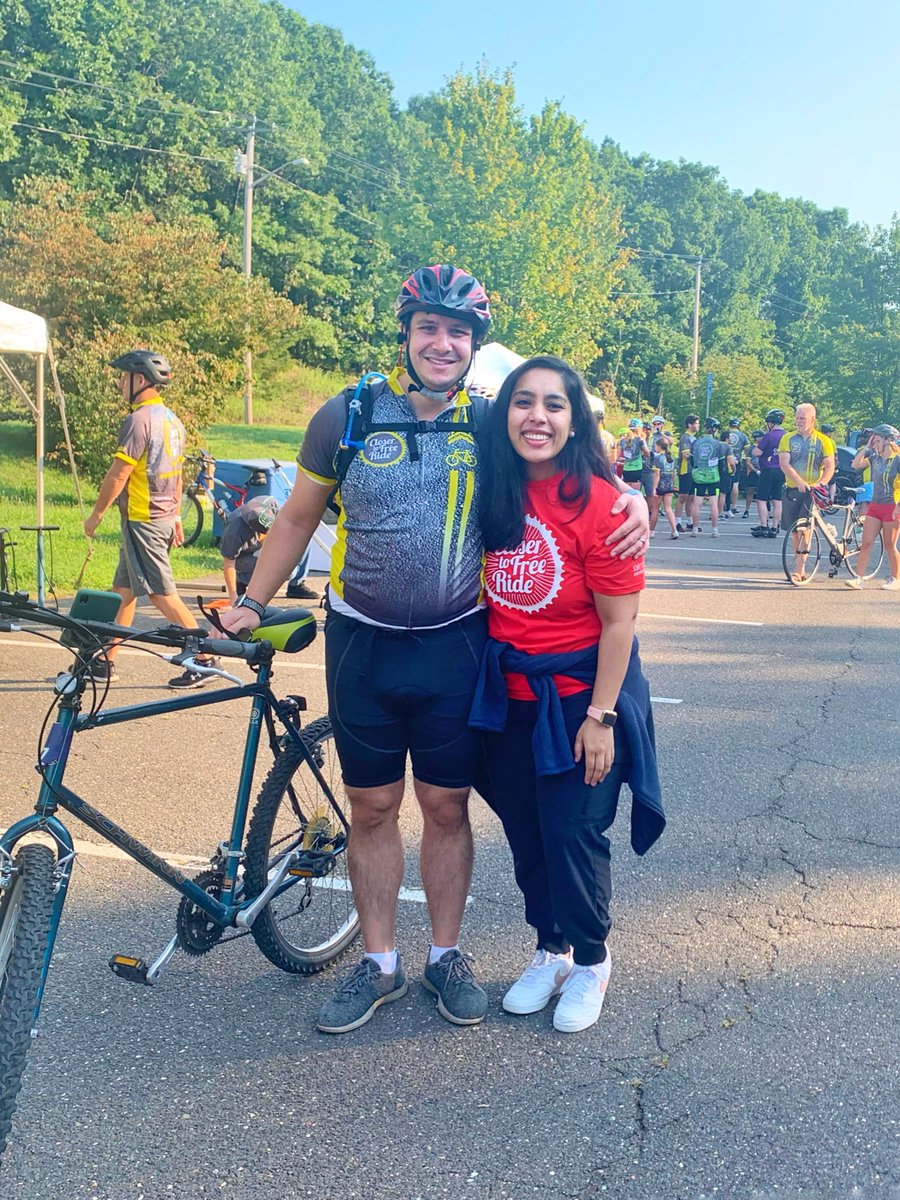 This morning, our fellows are riding and volunteering for the @CTFRide. We're here in honor of our patients, community, and loved ones 🚴💙 @curtperrymdphd @mirzasumab @RossMerkin @NorinAnsariMD @SmilowCancer @YaleCancer @YaleMed @YaleMedicine