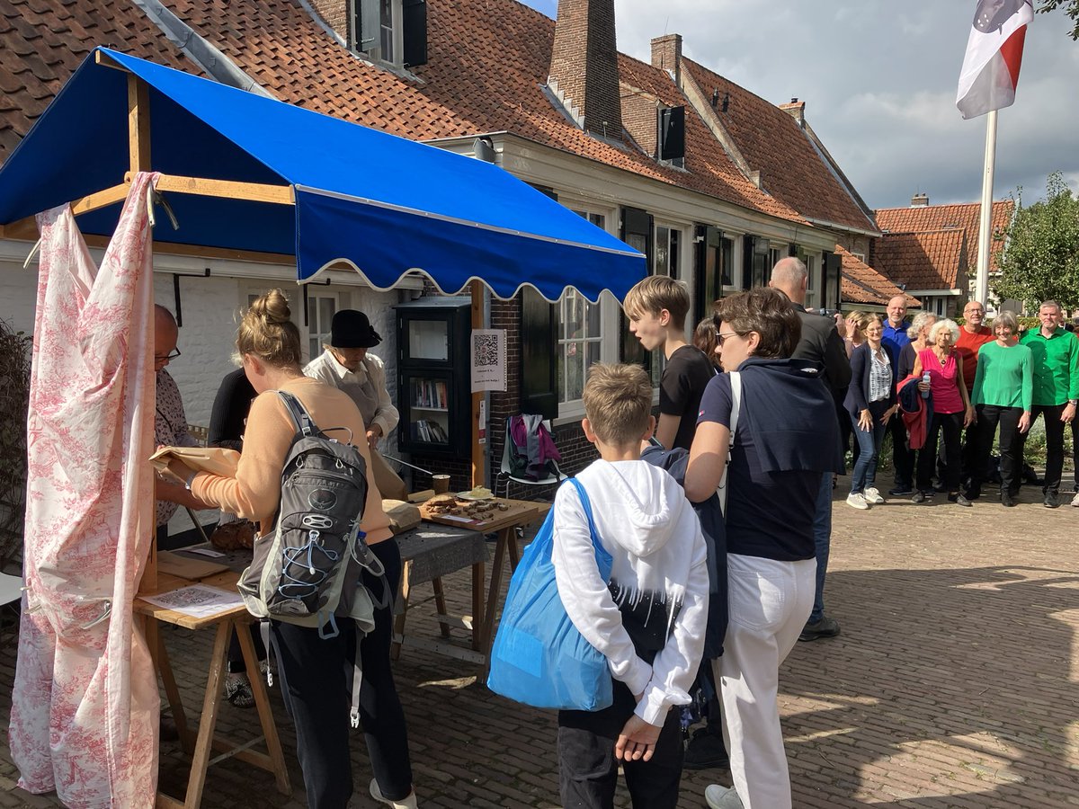 armendepoth's tweet photo. Met liefde gebakken, met smaak gegeten. Koop ook een Pothbrood en steun daarmee de instandhouding van dit bijzondere cultureel erfgoed. #openMonumentenDag #Amersfoort https://t.co/KgxP8Lru9G