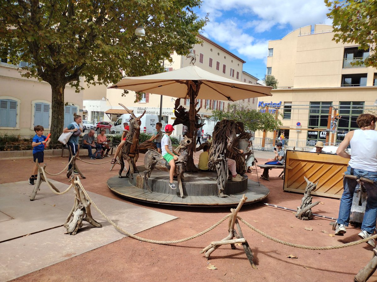 Michele Bazin tweet media