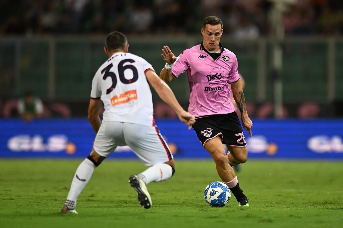 dariosaric1997's tweet photo. 💘🦅#siamoaquile @Palermofficial https://t.co/649rHb4x36