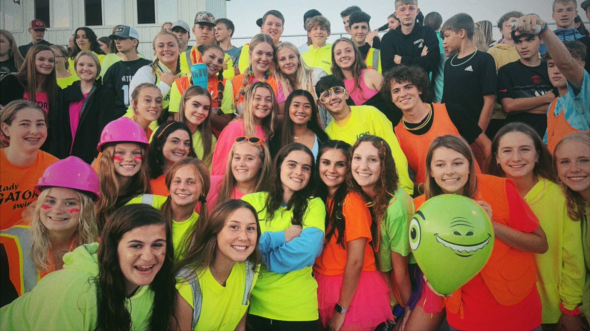 🏐 <a href="/11/">Eleven</a>:30am Varsity Volleyball Game Home against Bolivar-Richburg…▪️◾️◼️Black Out◼️◾️▪️
⚽️<a href="/7pm/">Huong Le</a> Varsity Boys Soccer Game Home against St. Mary’s…
▫️◽️◻️White Out◻️◽️▫️
#GoGators 

By the way,
The neon was beautiful last night😊