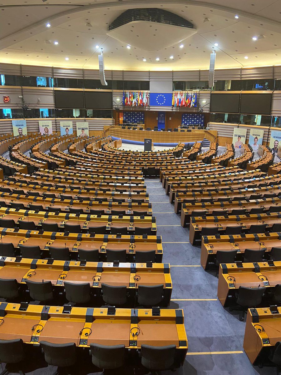 NNGG_Menorca's tweet photo. Es nostre company @crotgerroca va assistir a Brussel·les amb sa resta de sa delegació espanyola de @nngg_es per participar a sa #EPPYouthWeek2022 organitzada per @eppgroup. 

🇪🇺 Seguim construint una Europa unida que posi es joves a nes centre. https://t.co/5PhFsGLOug