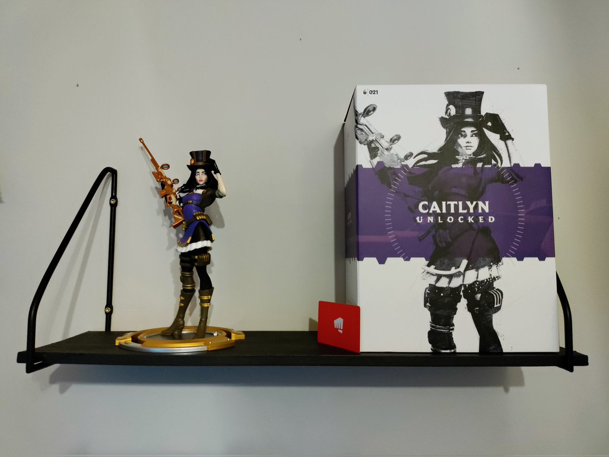AhreumHaegu's tweet photo. got my Caitlyn Unlocked Statue #LeagueOfLegends #leagueoflegendsmerch #riotmerch #merch #caitlynkiramman #caitlynunlocked #RiotGames #arcane https://t.co/5mNkgozYJX