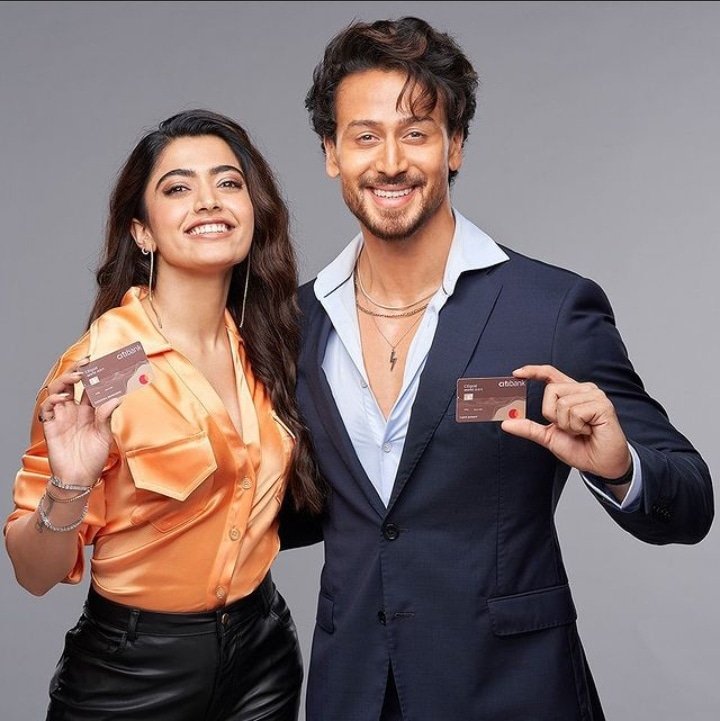 AparnaTigerian's tweet photo. Them💜
Love u TIGGY 😘
@iTIGERSHROFF @iamRashmika @AyeshaShroff @bindasbhidu @KJShroff @DishPatani @anasingh @TeamTIGERSHROFF https://t.co/VmnGjtu3Sl