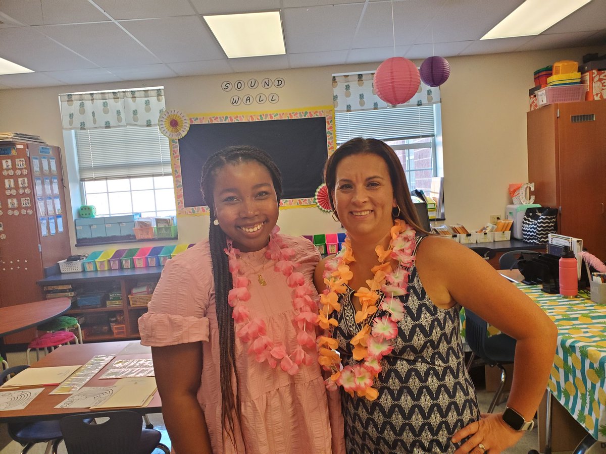 CoppsFirsties's tweet photo. We survived the 1st week of school!! So excited to be a part of the UD resident program this year and mentor a young teacher who will be part of #Appo!! I can already tell she's gonna do great things!! #AppoShine https://t.co/3I70yaduwj