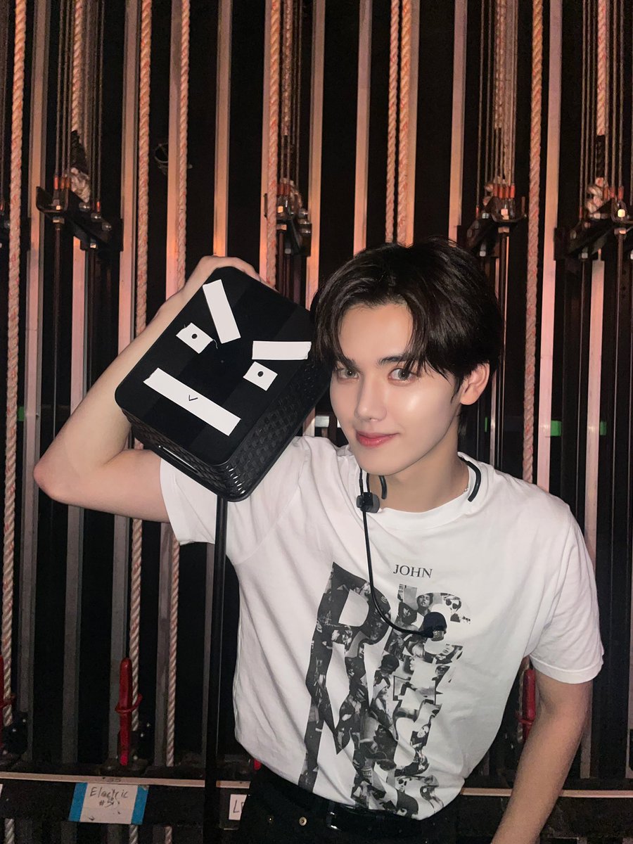 92175_'s tweet photo. @nothorak 9월 17일에 홍대에 절대 가십시오. ... 그날은 크래비티 강민희의 생일입니다...... https://t.co/yMeVU7pyKN
