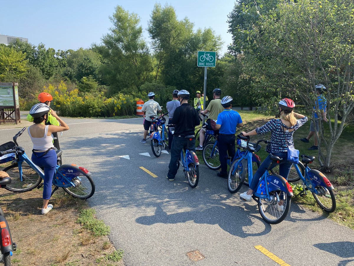 Lucky to be spending the morning sharing <a href="/CambMA/">City of Cambridge</a> bike infrastructure with <a href="/NACTO/">NACTO</a> #NACTO2022 <a href="/tooledesign/">Toole Design</a> <a href="/CDDat344/">Cambridge CDD</a>
