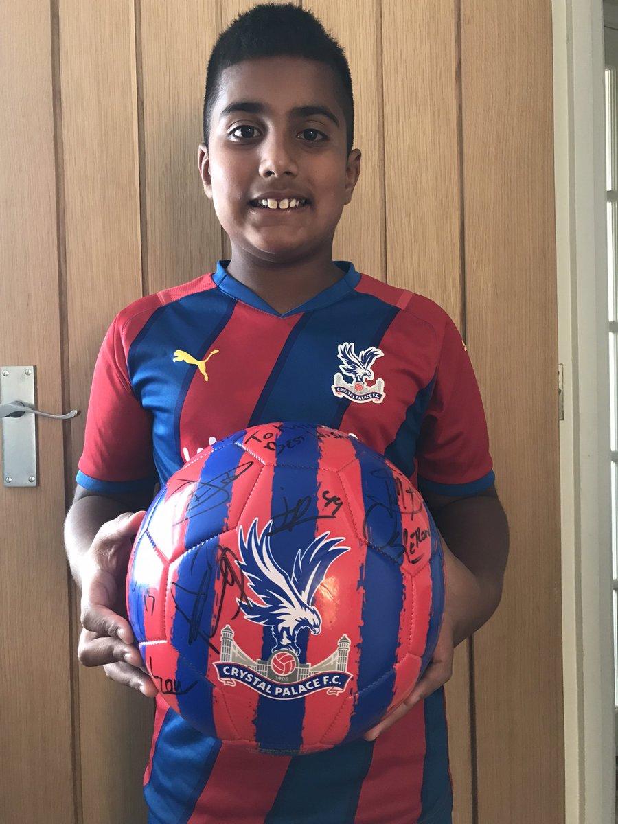 Tim6cpfc's tweet photo. @marinasperoni @wilfriedzaha @Oedouard22 @JoelWard2 @MilivojevicL04  @wjhughes19 @MitchellTyrick @vguaita13 @EbereEze10 @Nathaniel_Clyne @Jeffrey_Schlupp @jordan_ayew9 @jamesmcarthur16 @C_DoucoureOff  Big thanks to Julian Speroni for taking the ball and to the squad for signing https://t.co/7dCRN5IrUo