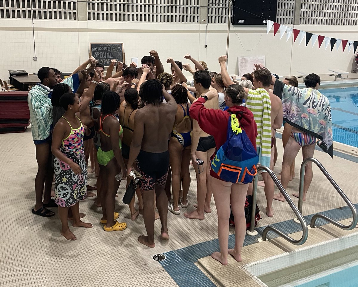 First full TEAM workout this morning. Station work with lots of drills and kicking. Love the way we came together at the end. #GOBOBCATS 🐾🐾