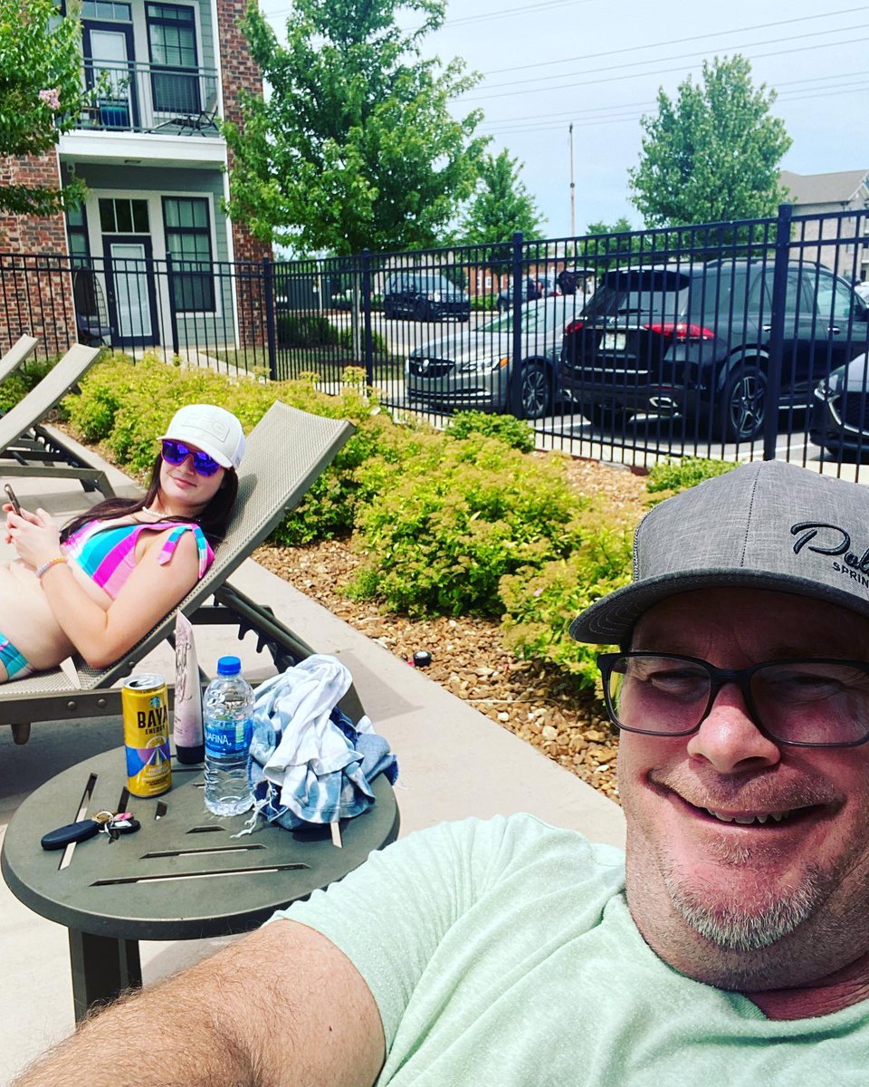 GaryJames041's tweet photo. She may be growing up!! But she will always be my baby.
•
#growuptoofast #slowdown #turnbacktime #daddysgirl❤️ #dadlife #dadrules https://t.co/P52lKuFfDX