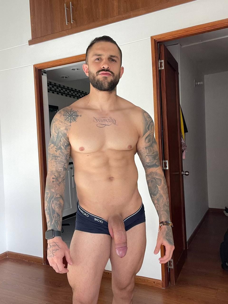 hombre de Twitter mostrando sus deseos