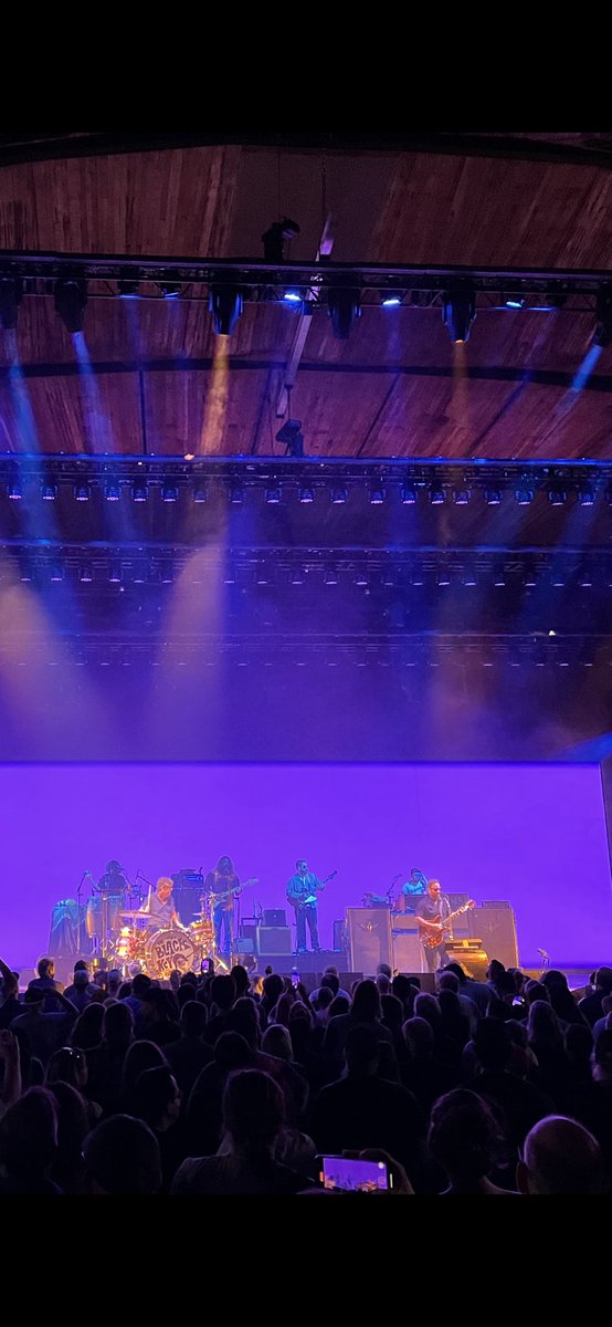 dozenmonkeyz's tweet photo. @theblackkeys @KateIMontgomery Thanks for a devilish good show last night https://t.co/2MQrO1JDe5