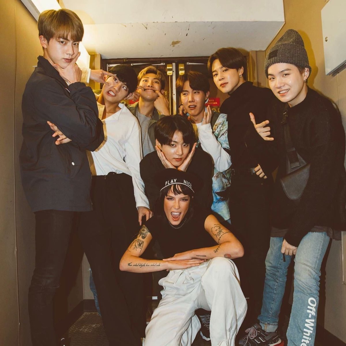 imclemarmy's tweet photo. « BTS - мужчины, рядом с которыми женщины чувствуют себя в безопасности » - ТРЕД https://t.co/iOxwH7j3Hu