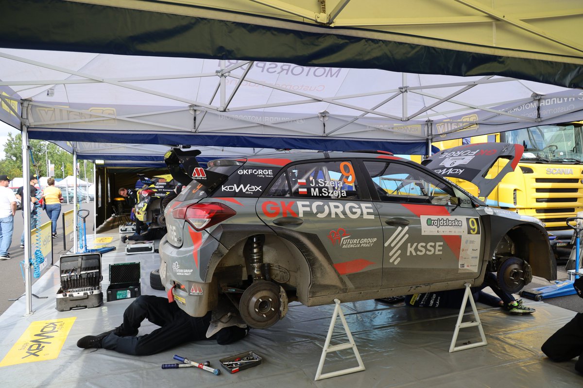 KatowickaSSE's tweet photo. Przerwa techniczna i przygotowania @szeja_rallyteam w @RajdSlaska przed kolejnymi odcinkami! Powodzenia!💪#KSSETeam https://t.co/NYiusCn5Bq