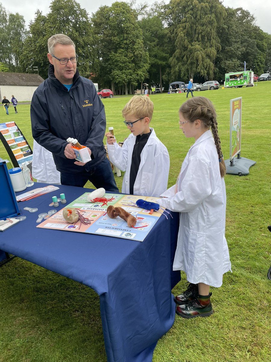 MoredunComms's tweet photo. Lots of young disease detectives at Biggar Science Festival… learning to love the beasts inside us ….@BiggarSF @SEFARIscot https://t.co/2Nish0RqLE