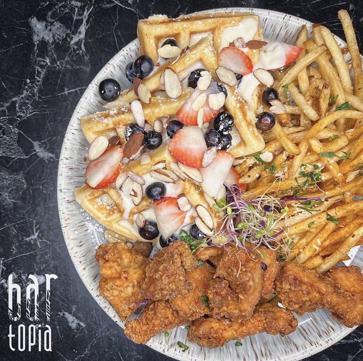 BartopiaMaya's tweet photo. Buscando un sitio donde pasar el weekend,donde puedas comer diferente y en un buen ambiente @BartopiaMaya es tu lugar, con una gran variedad de platos creativos🍽,servicio excelente en un ambiente acogedor y diferente‼️‼️ https://t.co/2W8IpCKOuv