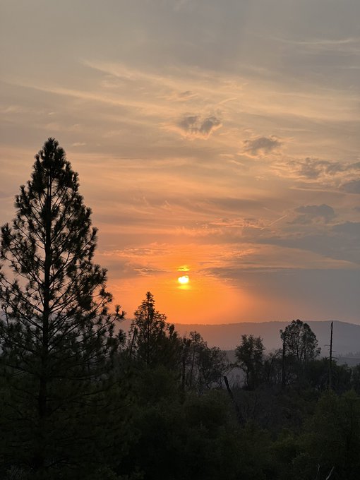 This morning sunrise 😍 #mornings #nature #sunrise #beautiful https://t.co/c3J9W9OFQb