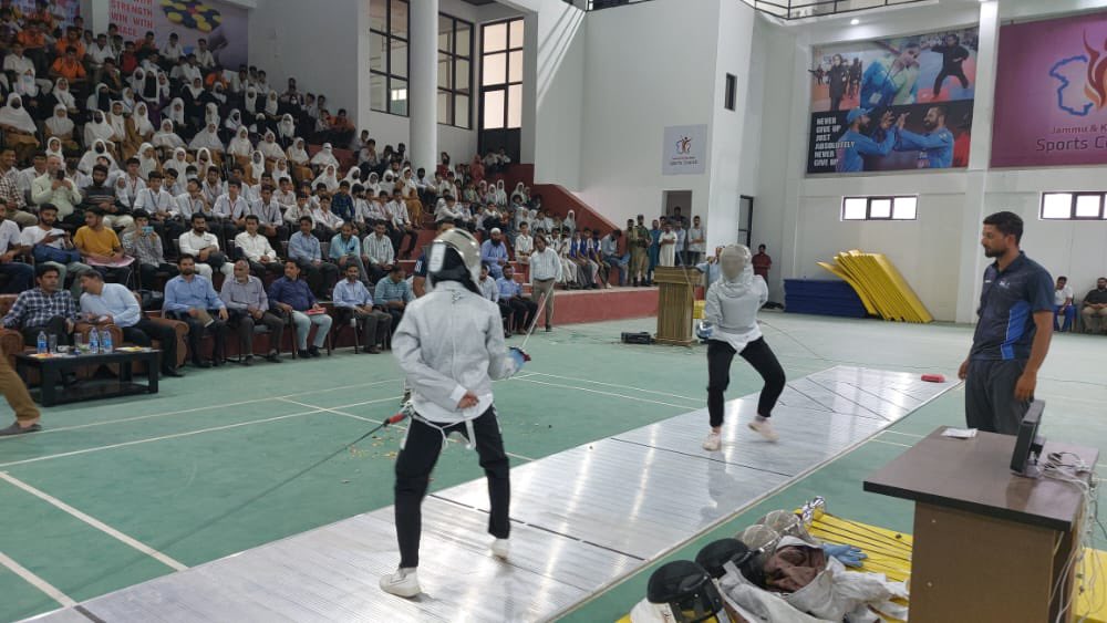 nuzhatjehangir's tweet photo. Today is world fencing day ,first time Fencing introduced  in Pulwama rajpora indoor stadium ,South Kashmir in which more than 350 Boys and girls are taking part in this introductory  coaching camp https://t.co/ArkvYSYAwU