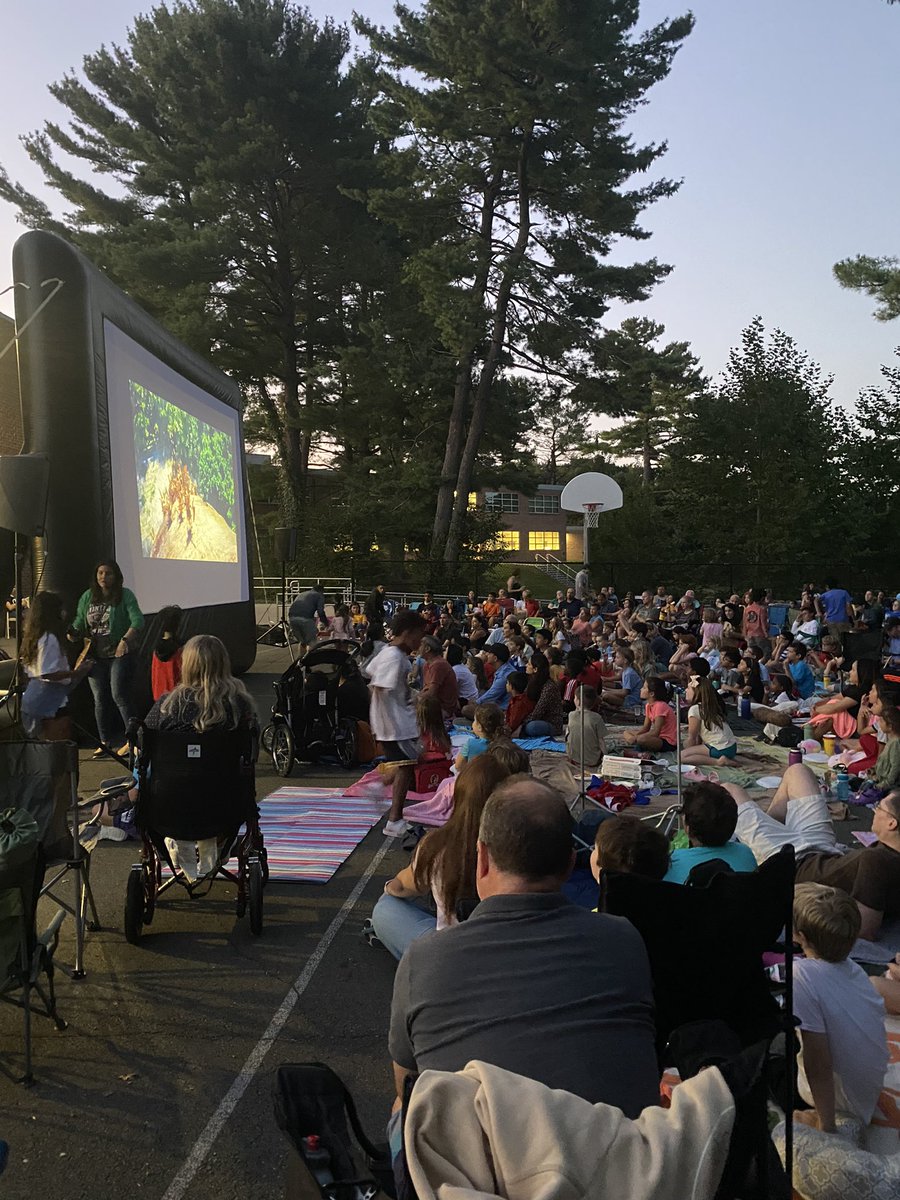 sophiado's tweet photo. Why a fun movie night at @RavensworthES! https://t.co/0gGO62Btqi