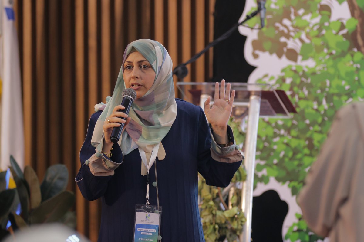 oxfamjerusalem's tweet photo. Effects of #climatechange are accelerating worldwide.  We are very pleased to be part of the Environmental Changes Hackathon “Climathon” to encourage entrepreneurs and innovators to create innovative, technological solutions that could contribute to facing #climate_changes.🧵1/3 https://t.co/2kaPUf8A91
