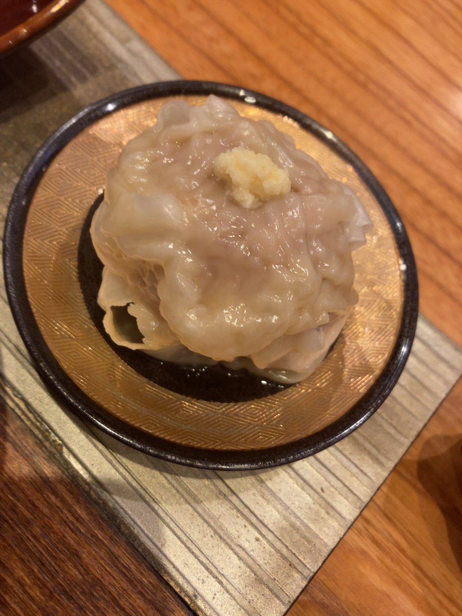 _FukasawaWalker's tweet photo. 久しぶりの沙羅善♫

麺小盛とシュウマイが私のお決まりメニュー😋

ご飯物は金華豚の炙り飯がおすすめ！

（麺並盛り＋ご飯にすると量が多すぎて死にますので皆さんご注意を😇）

#北鎌倉
#湘南深沢ごはん番外編 https://t.co/3ptNrQlaAL