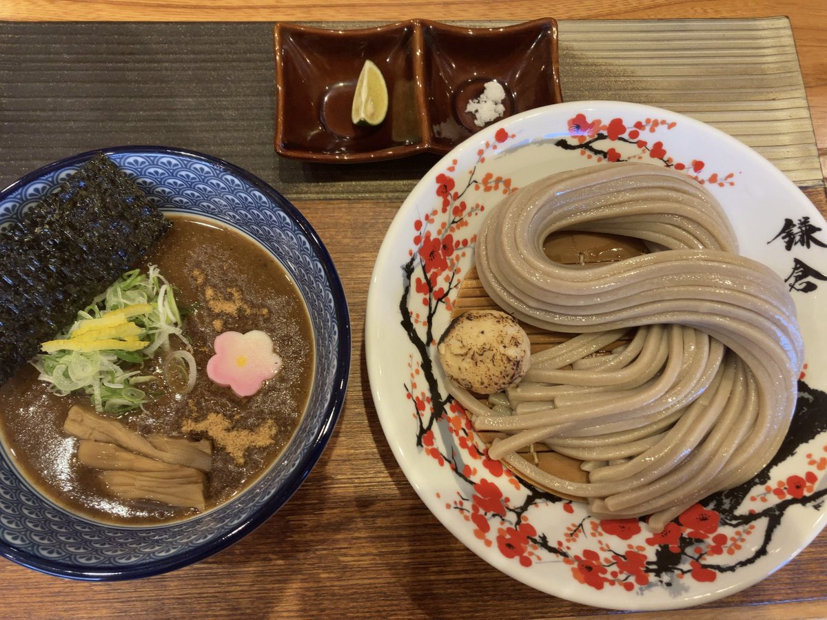 _FukasawaWalker's tweet photo. 久しぶりの沙羅善♫

麺小盛とシュウマイが私のお決まりメニュー😋

ご飯物は金華豚の炙り飯がおすすめ！

（麺並盛り＋ご飯にすると量が多すぎて死にますので皆さんご注意を😇）

#北鎌倉
#湘南深沢ごはん番外編 https://t.co/3ptNrQlaAL