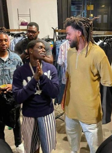 TeamDreamville's tweet photo. Kodak Black said “I got more collabs with Kendrick Lamar than you” 🤣 https://t.co/Hy41GQDu3C