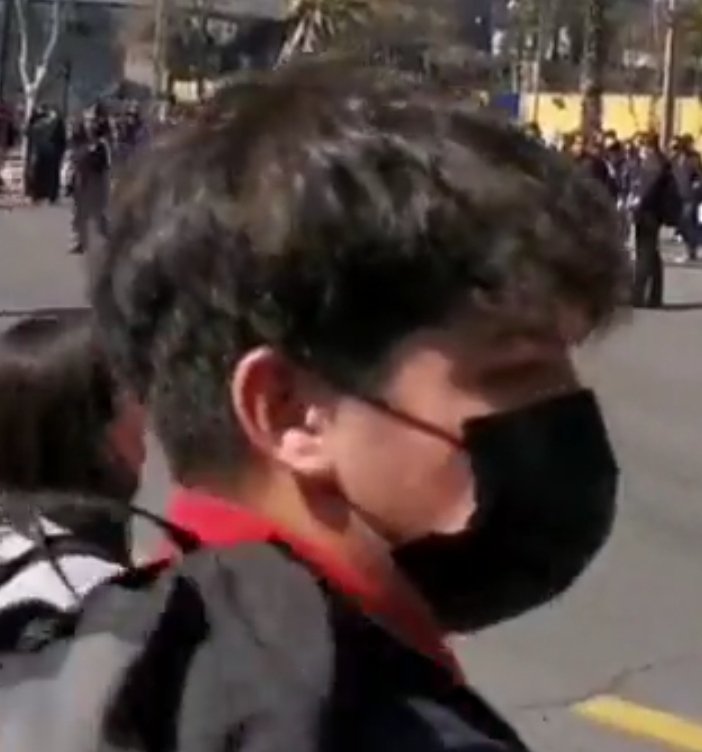 trantorcitizen's tweet photo. 💥💥💥
Hagamos viral esta foto
Veamos si sus padres saben que estaba apedreando vehículos en Providencia https://t.co/tWyFuxB1C8