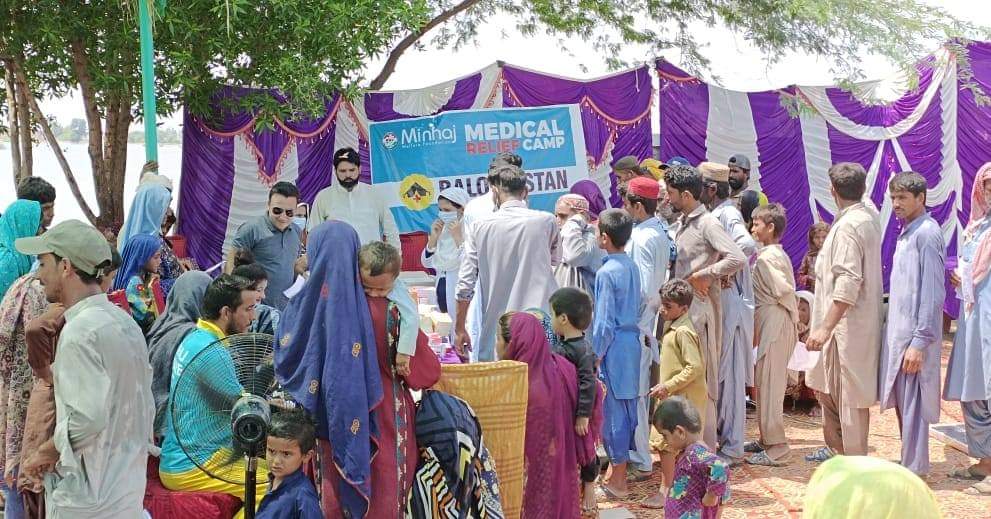 #MWF has established a medical camp in the flood-hit Suhbatpur, Balochistan to provide free health care facilities to the affected people.

🤒 596 Patients
🩺 Free Checkups
💊 Free Medicines

Donate here  👉 minhajwelfare.org/pakistanfloods/
#MinhajReliefCamps #FloodsInPakistan #Charity
