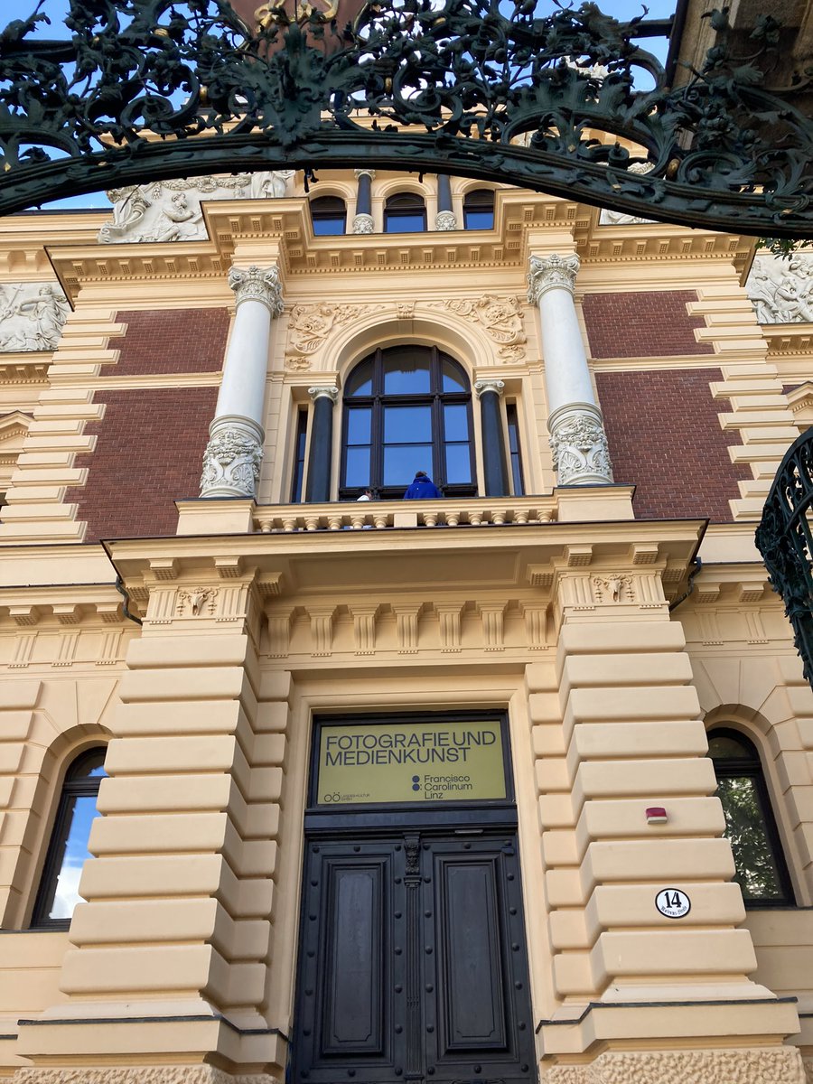great talk&amp;conversation by <a href="/quasimondo/">Mario Klingemann💧💦</a> and <a href="/postanika/">anika meier</a> at <a href="/artnftlinz/">artnftlinz</a> at Francisco Carolinum Museum Linz <a href="/ooeculture/">OÖ Kultur</a> <a href="/WeidingerAlfred/">Alfred Weidinger</a>