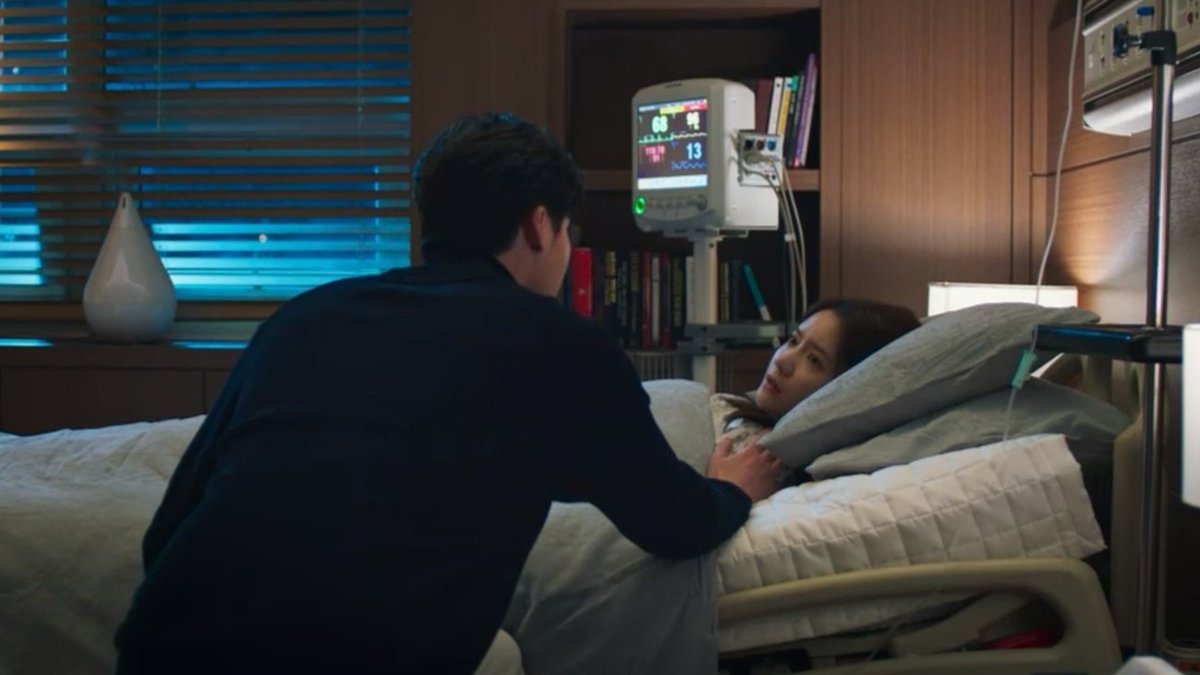 changhomiho's tweet photo. who deserves a happy ending? ㅠㅠ

#LeeJongsuk #YoonA 
#BigMouth #BigMouthEp14 https://t.co/1CDcJzaRIK
