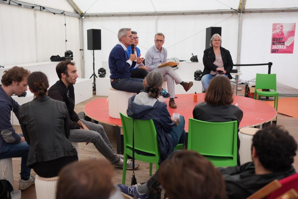 Merci à ⁦@CelineMalaise⁩ , ⁦@StephanTroussel⁩ et Guislaine Morvan Dubois pour un débat sur l’éducation passionnant à la fête de l’Humanite ⁦@partisocialiste⁩ ⁦@fedeps93⁩