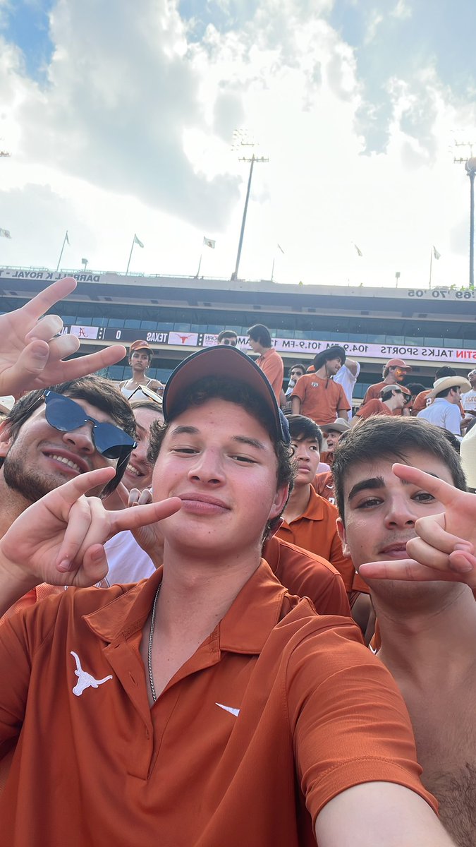 brweinberg31's tweet photo. Born to beat bama 🤘🏻#HookEm https://t.co/dMzQKAQFyH