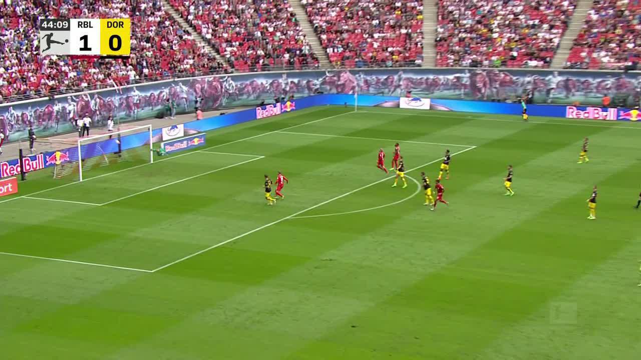 Dominik Szoboszlai scores a GOLAZO on Marco Rose’s Leipzig debut. 💥 

(🎥 @ESPNFC) ”
