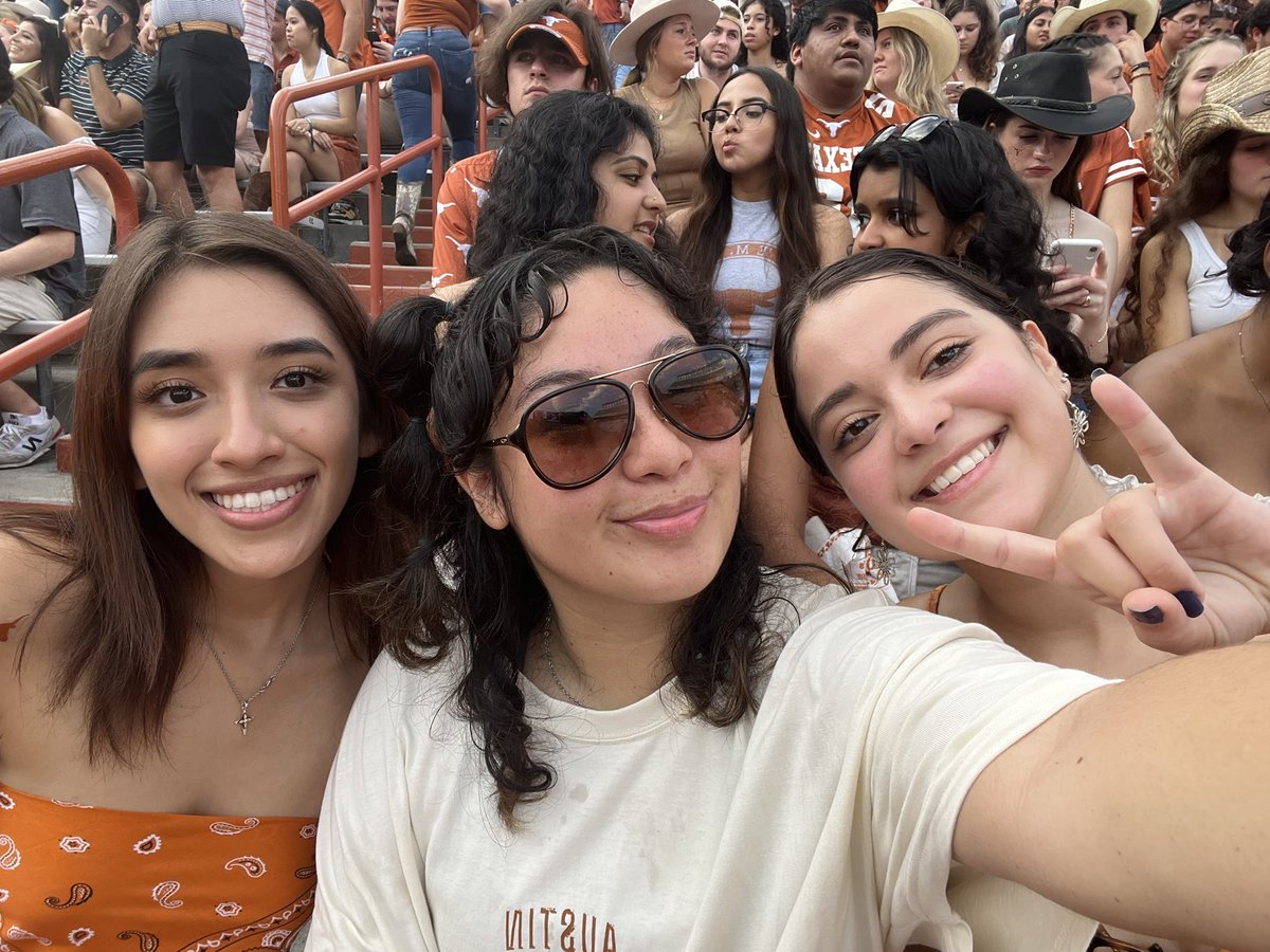 saramarmore's tweet photo. we <3 Texas football! #ThisIsTexas #HookEm #beatbama #bevo https://t.co/65BrIMi94B